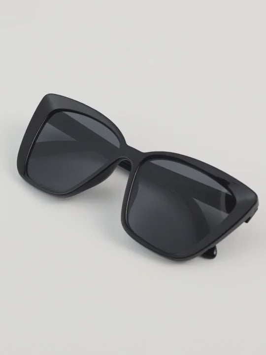 Cat-Eye Large Frame Sunglasses – Black